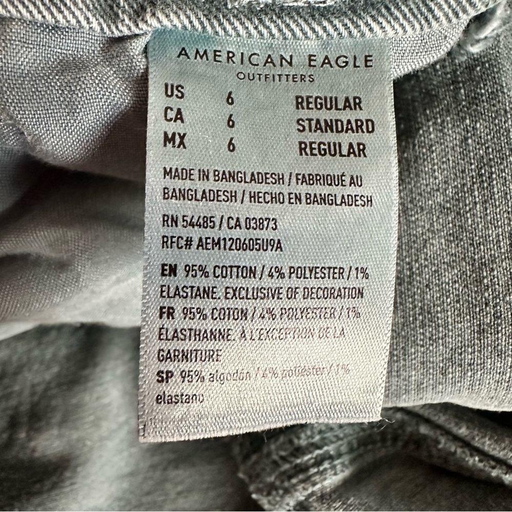 American Eagle -High Rise “Mom Jean” (Size:6) - Picture 11 of 12